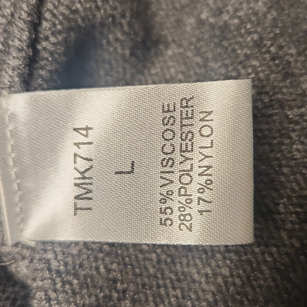 Thml Sweater Large - image 4